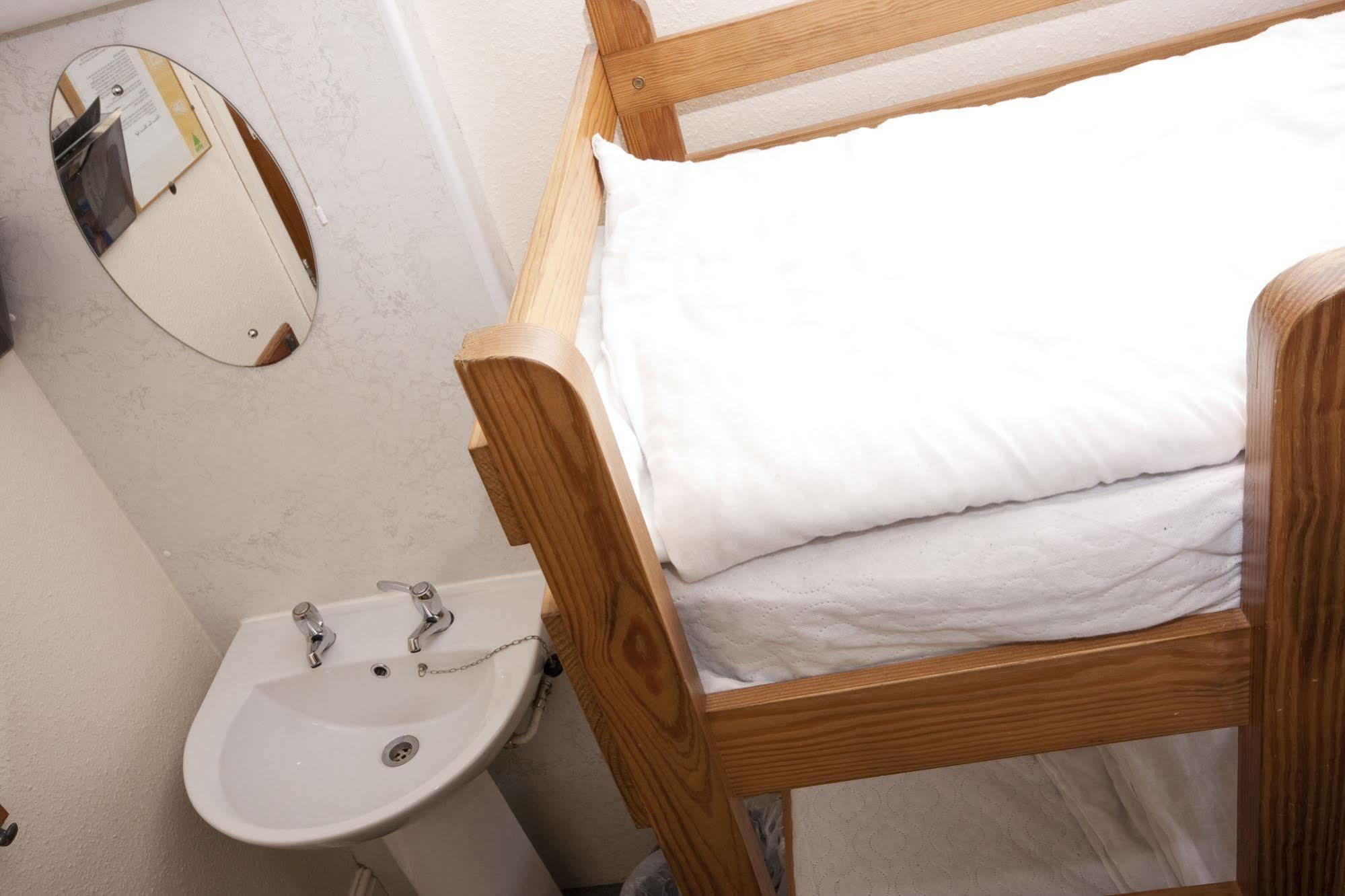 Yha Eyam Hostel Luaran gambar